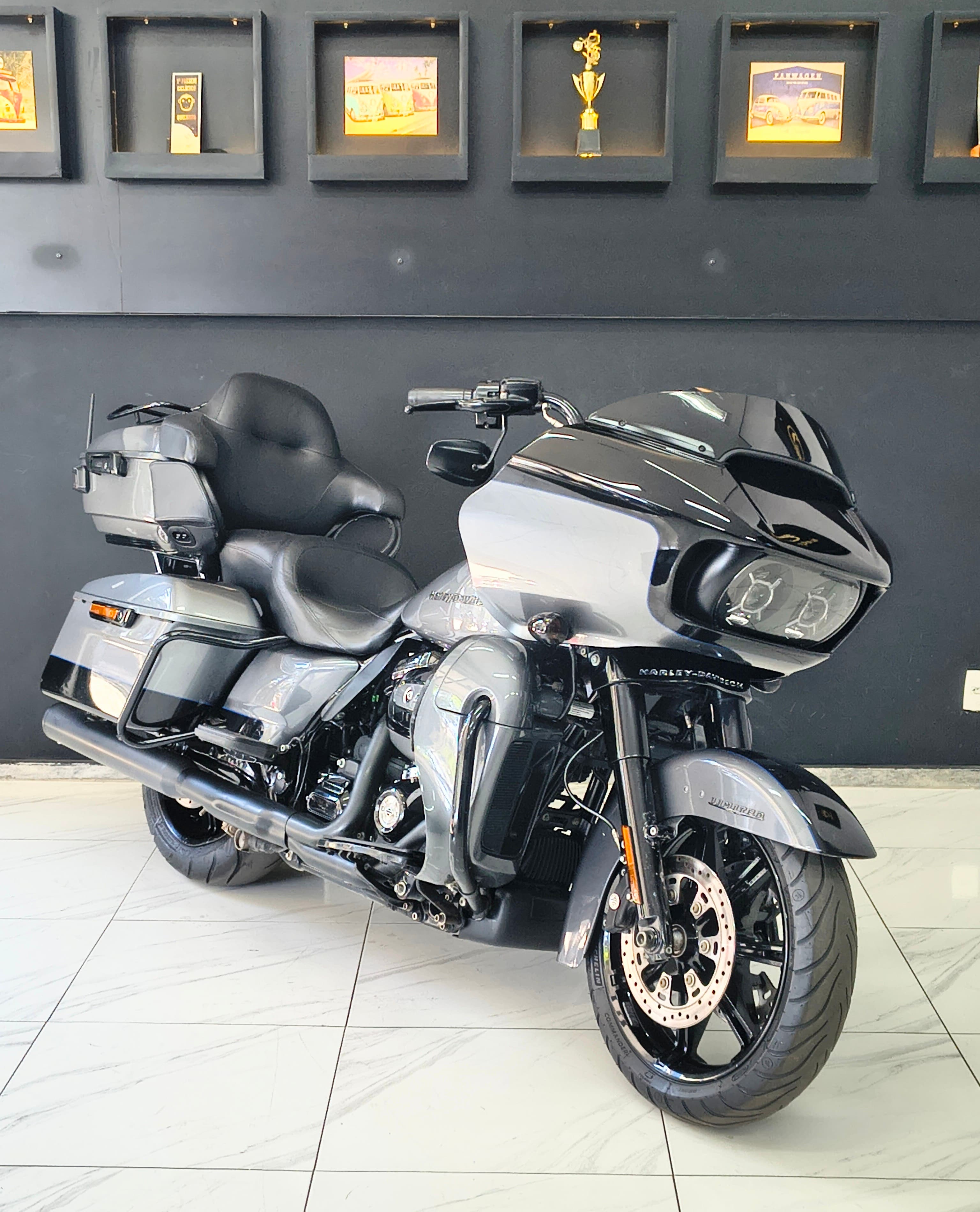 Harley Davidson  Road Glide Limited FLTRK 