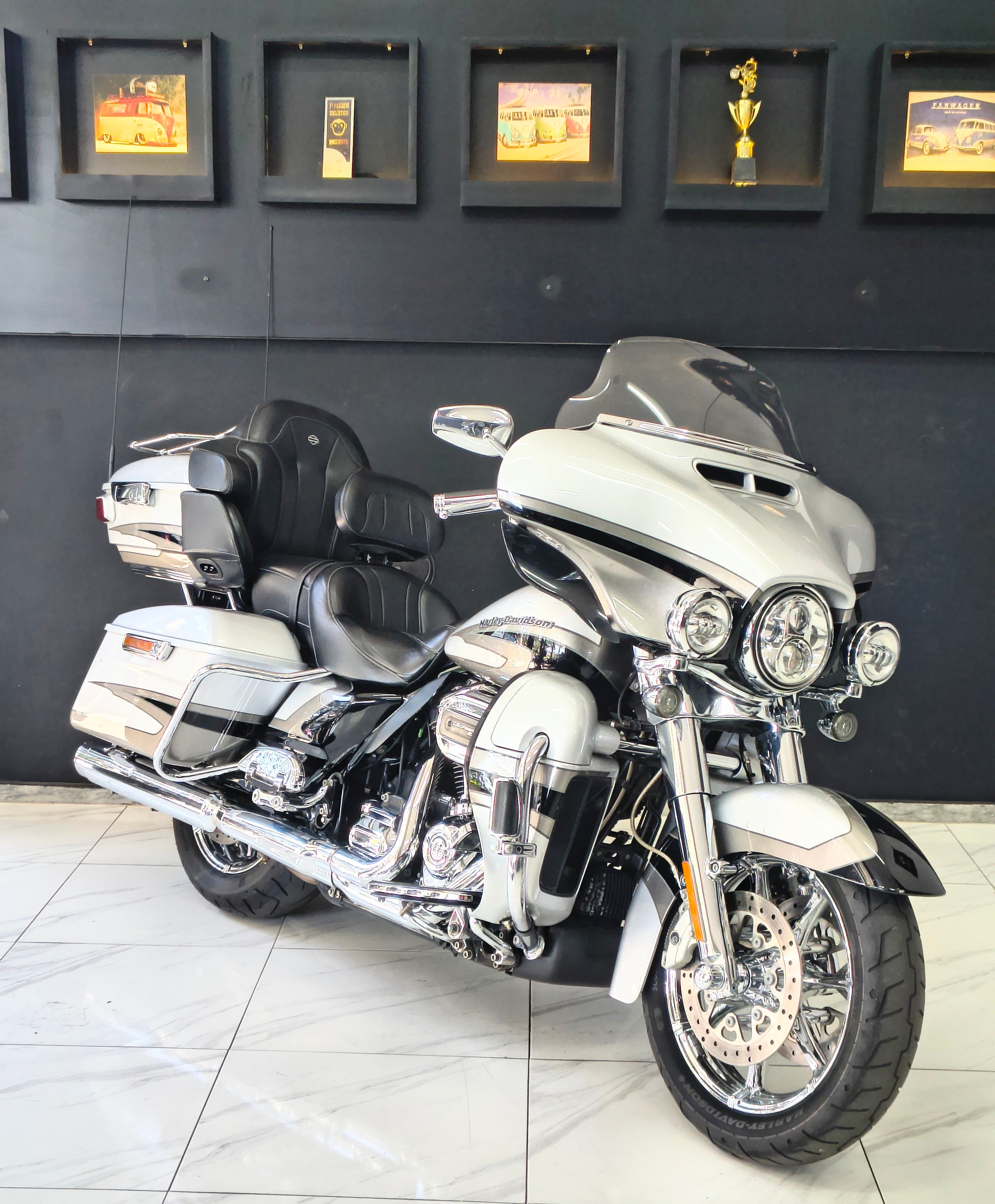 Harley Davidson  CVO Limited FLHTKSE