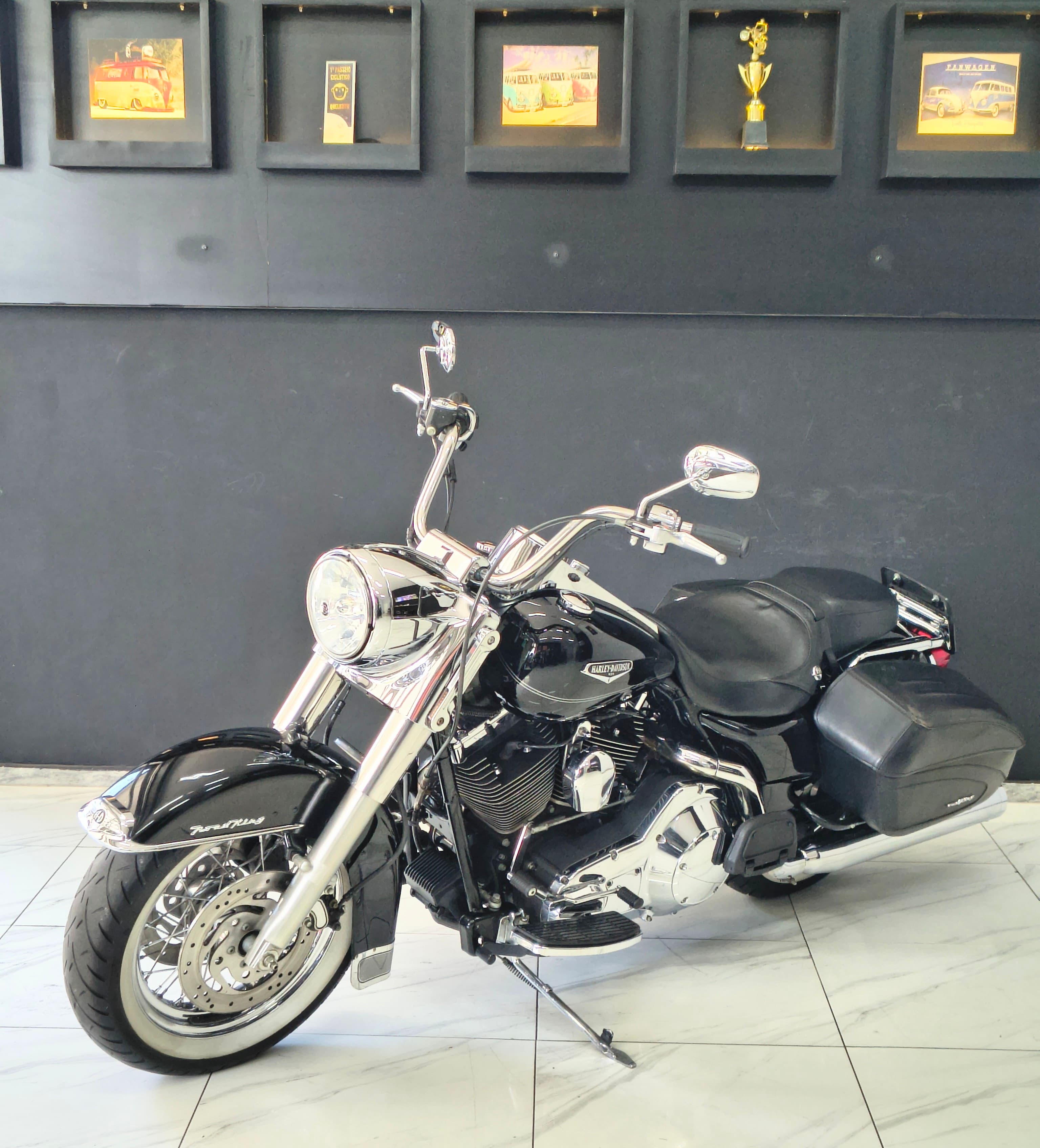 Harley Davidson  Road King Classic FLHRC/Custom FLHRSI 3