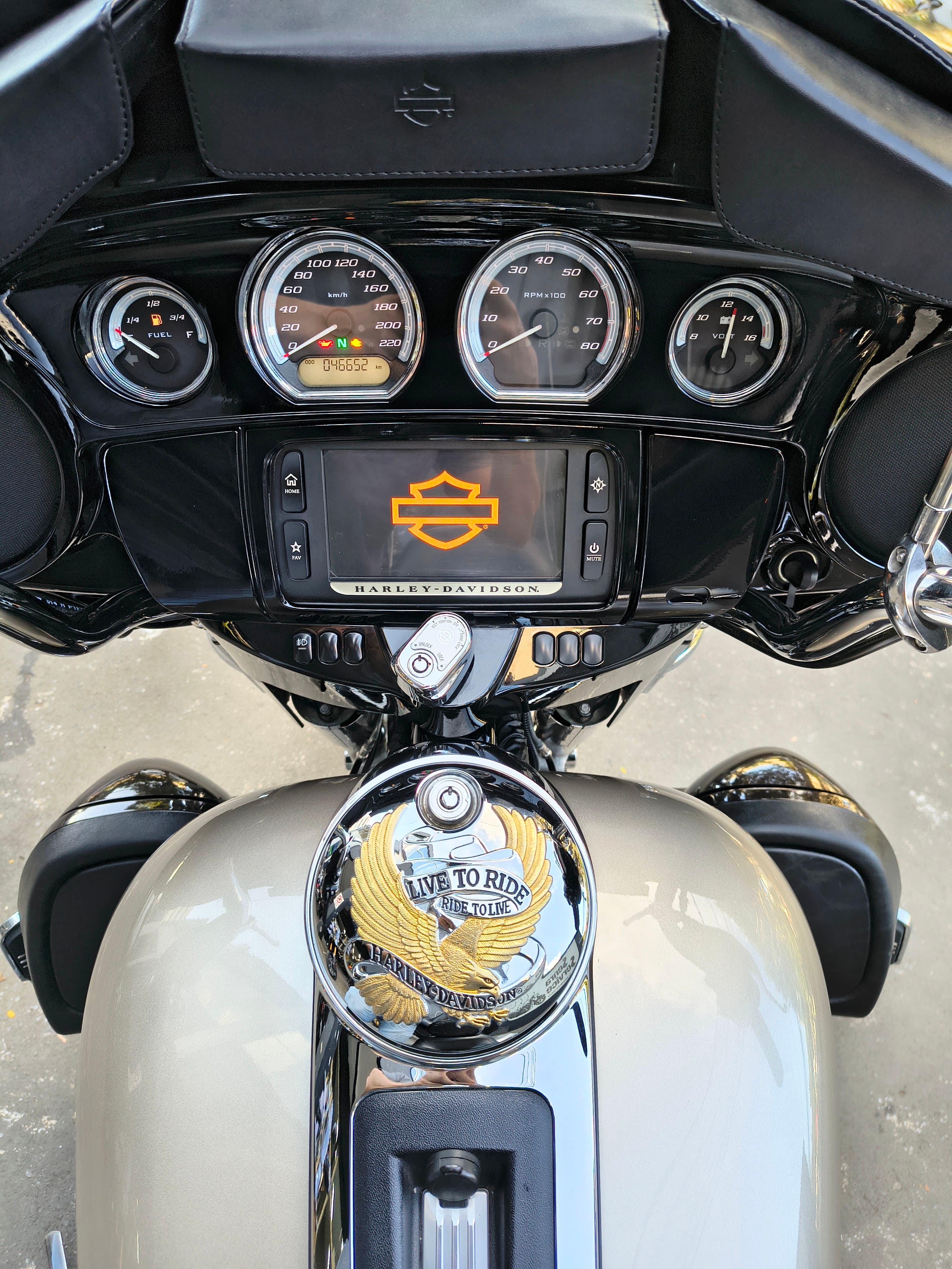 Harley Davidson  Electra Glide Ultra Limited FLHTK  3