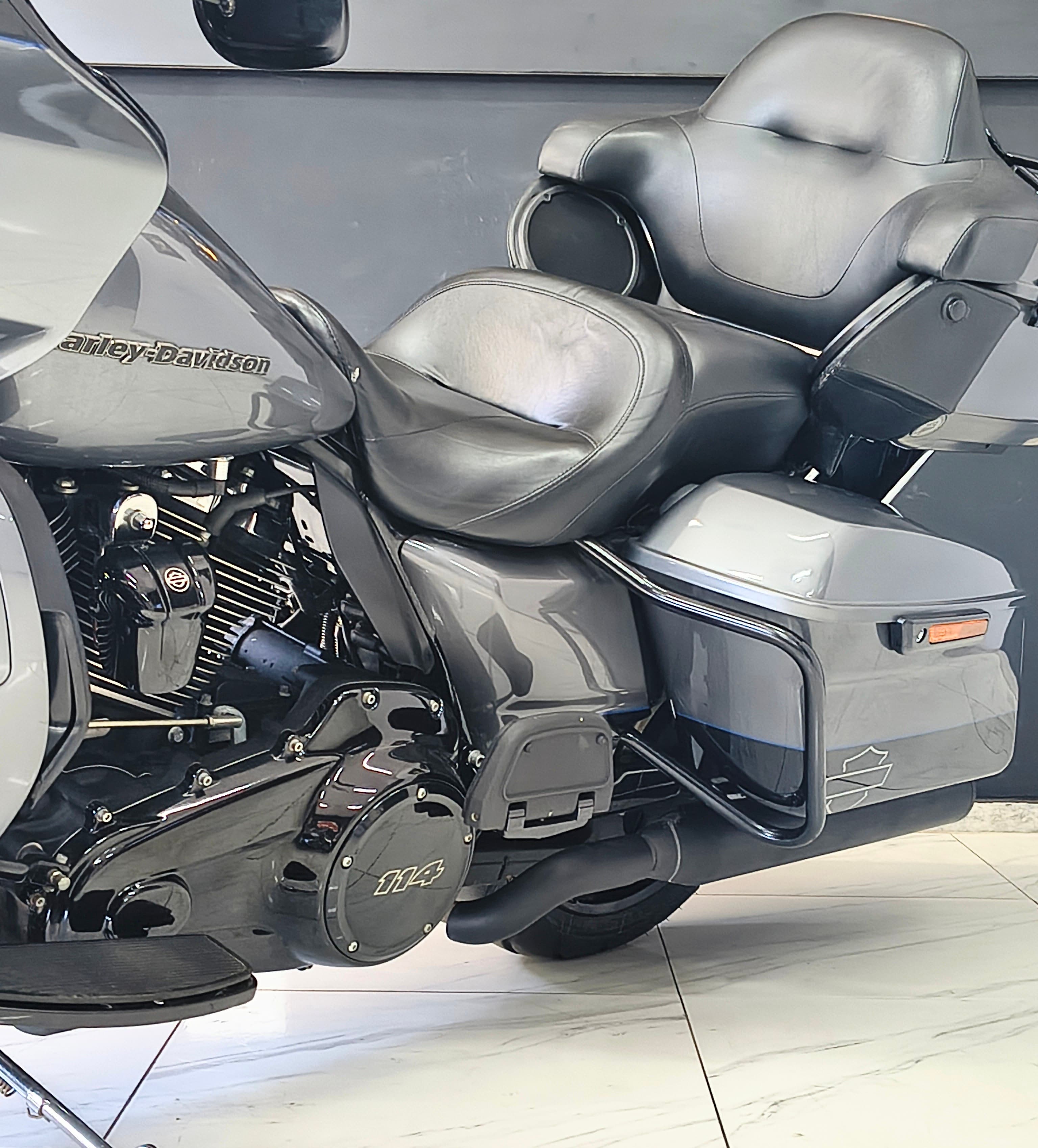 Harley Davidson  Road Glide Limited FLTRK  4
