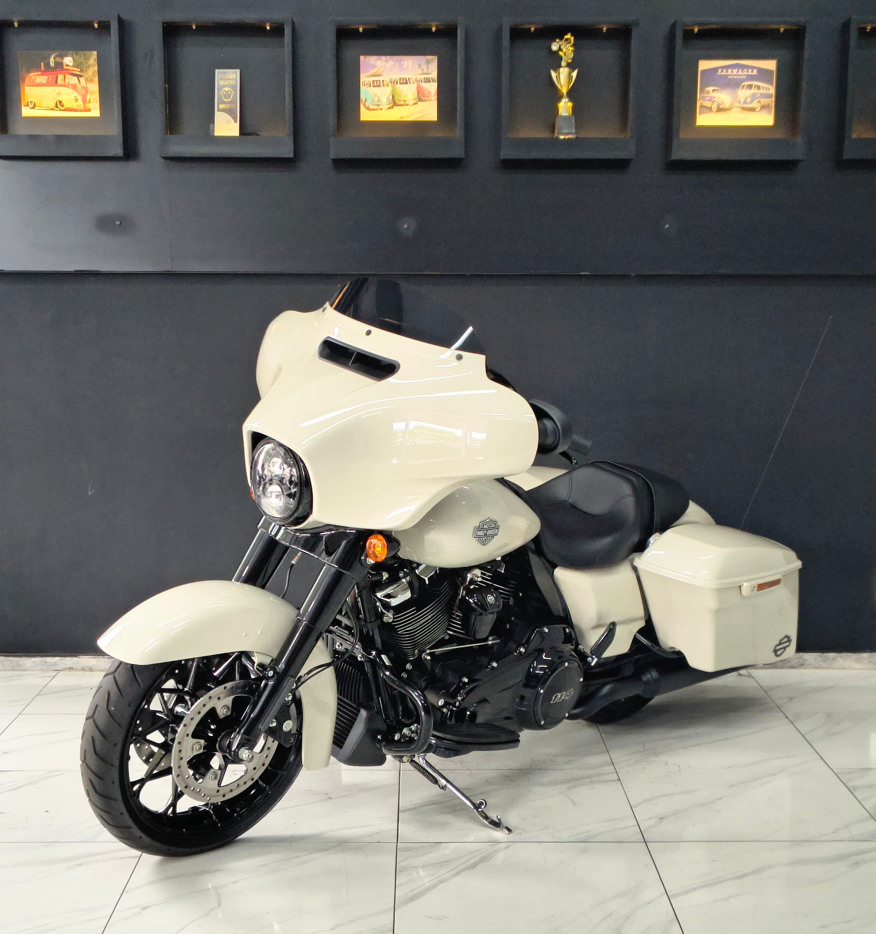 Harley Davidson  Street Glide Special FLHXS  6