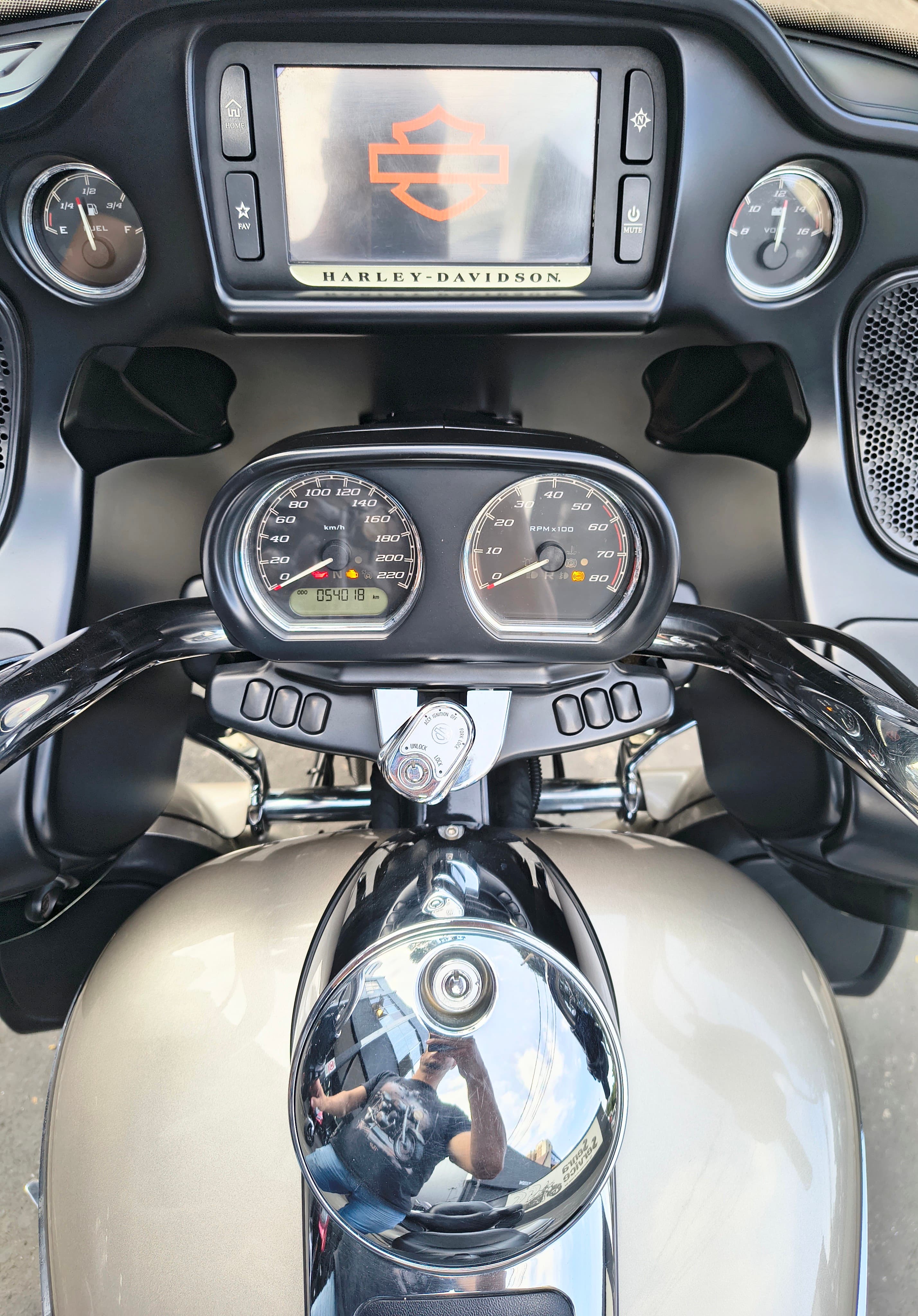 Harley Davidson  Road Glide Ultra FLTRU  3