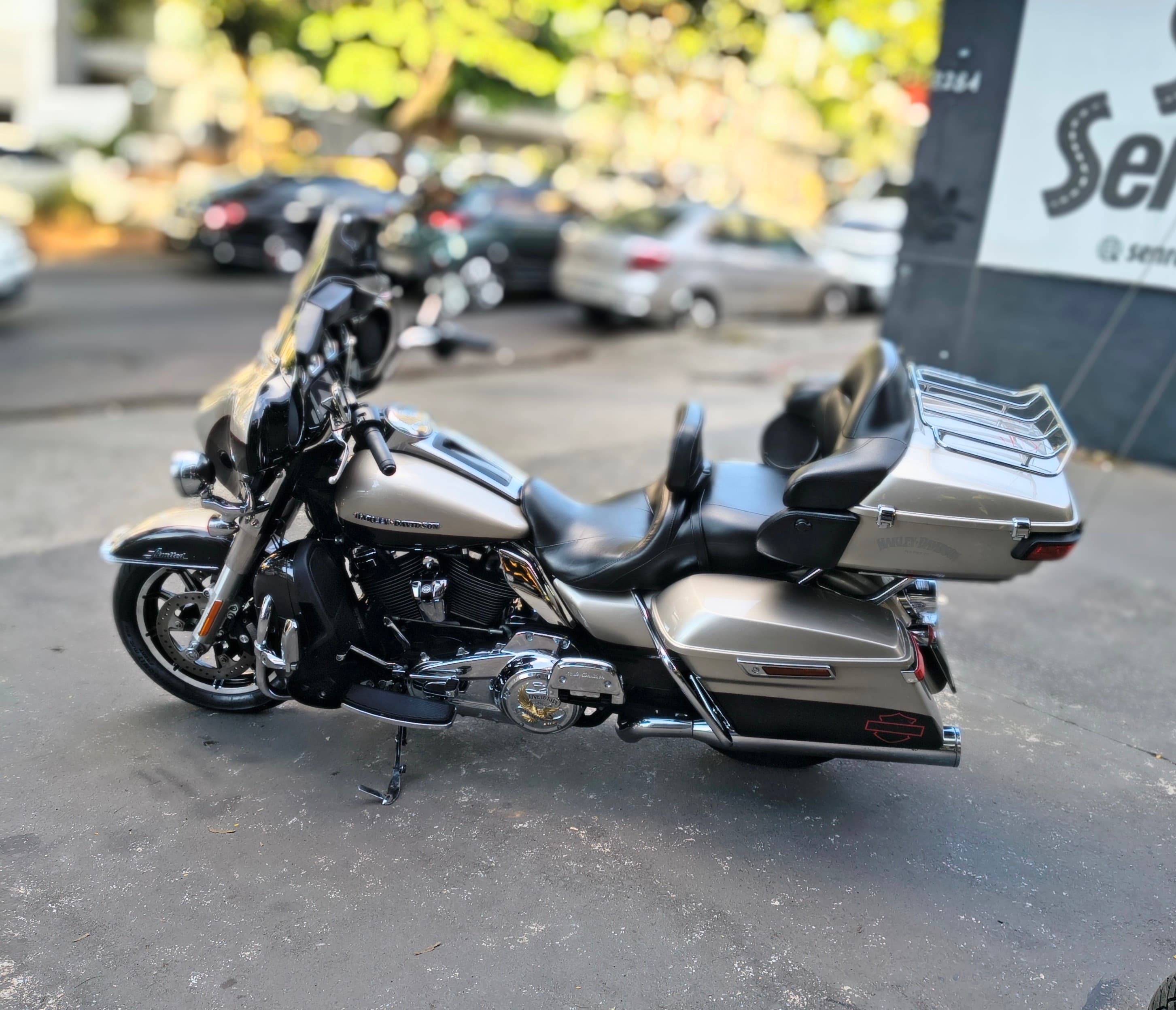 Harley Davidson  Electra Glide Ultra Limited FLHTK  4