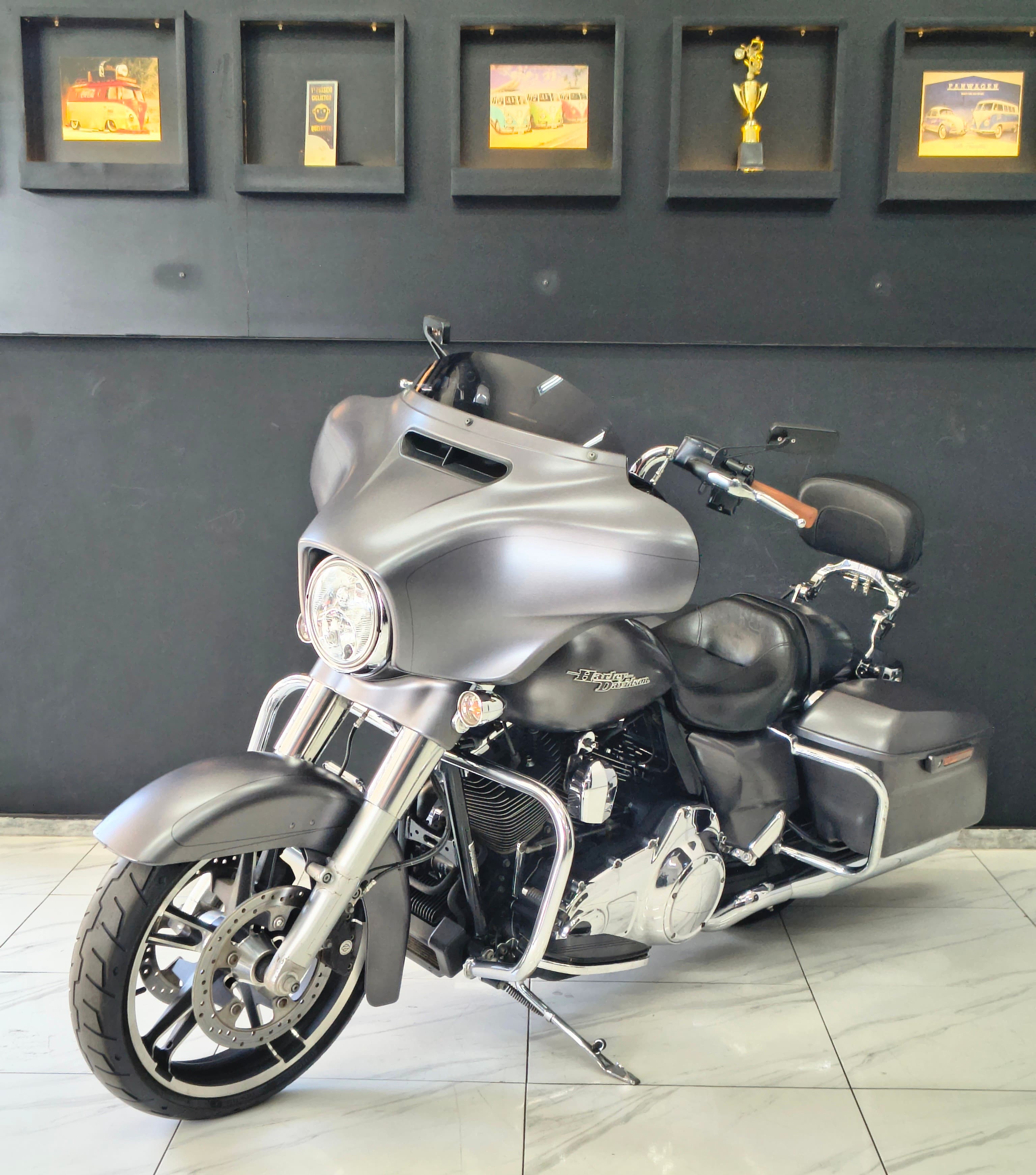 Harley Davidson  Street Glide Special FLHXS  6