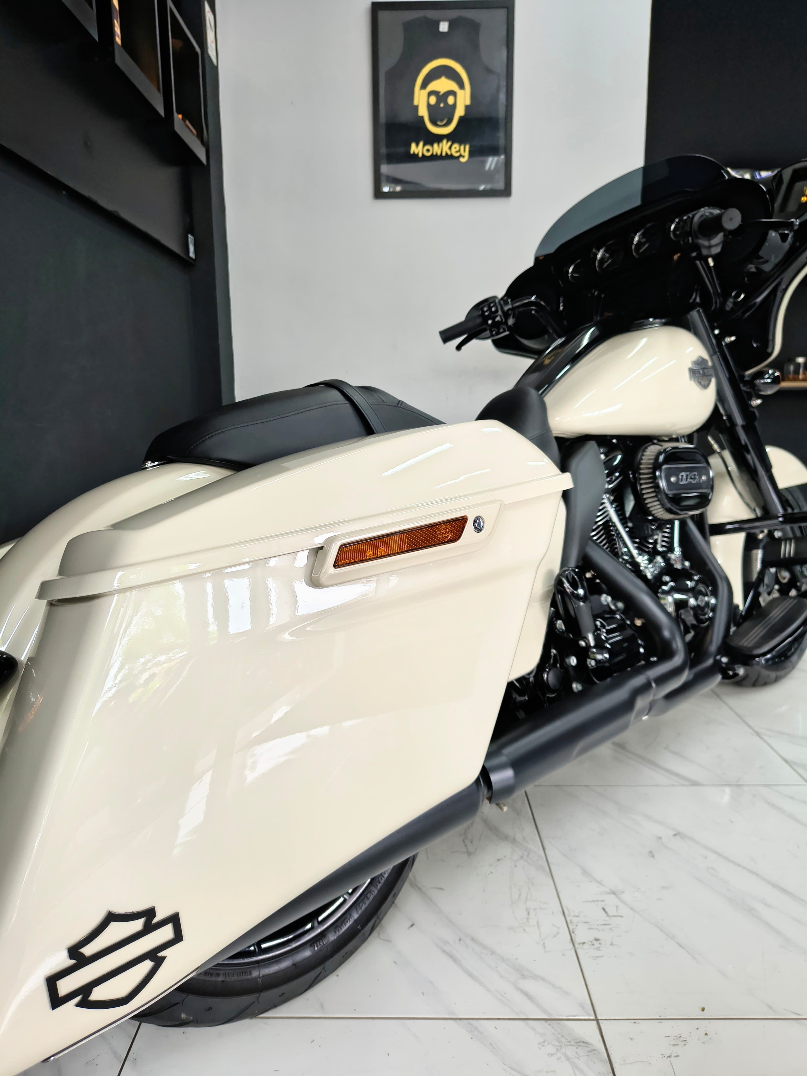 Harley Davidson  Street Glide Special FLHXS  2