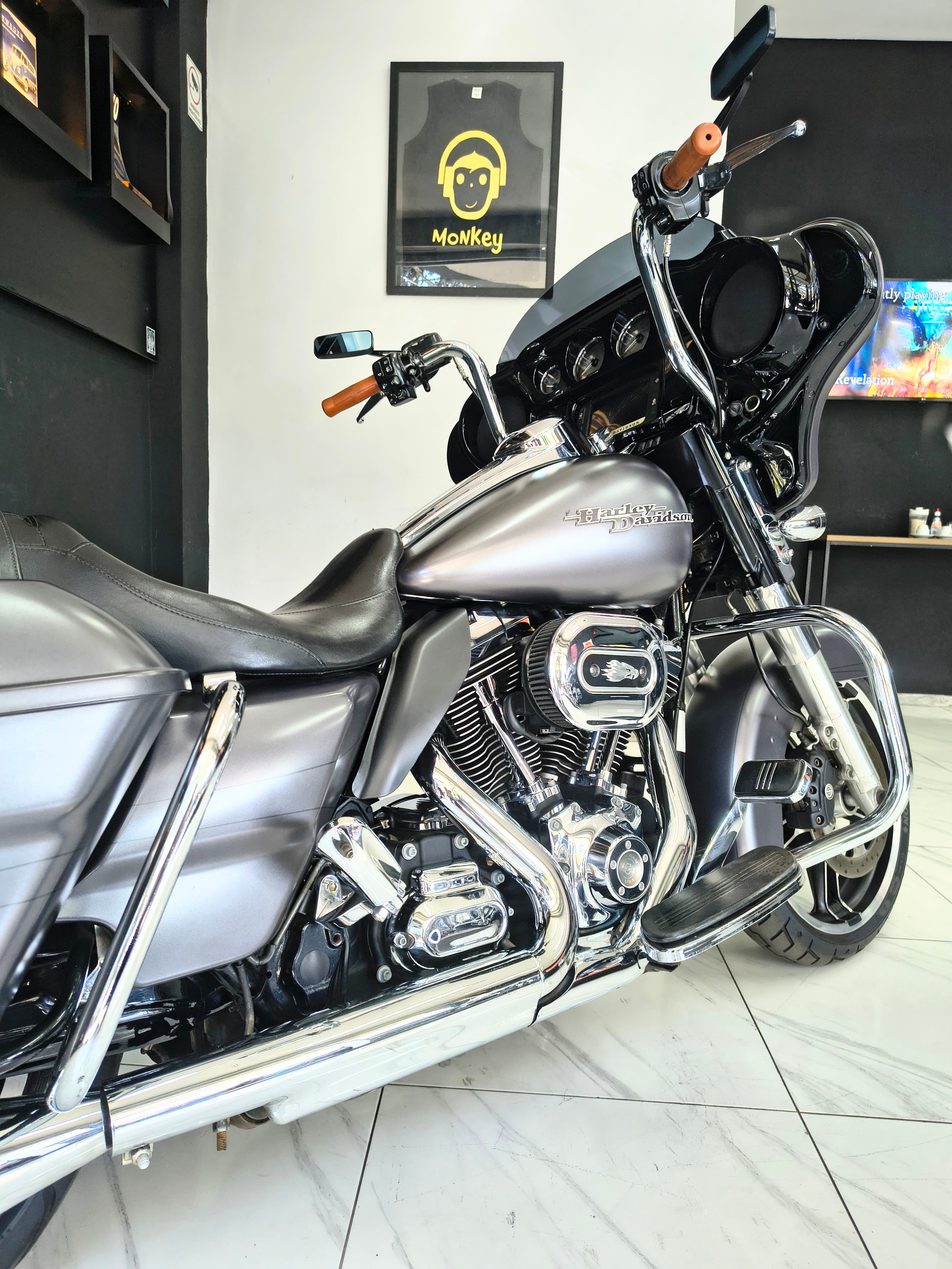 Harley Davidson  Street Glide Special FLHXS  4