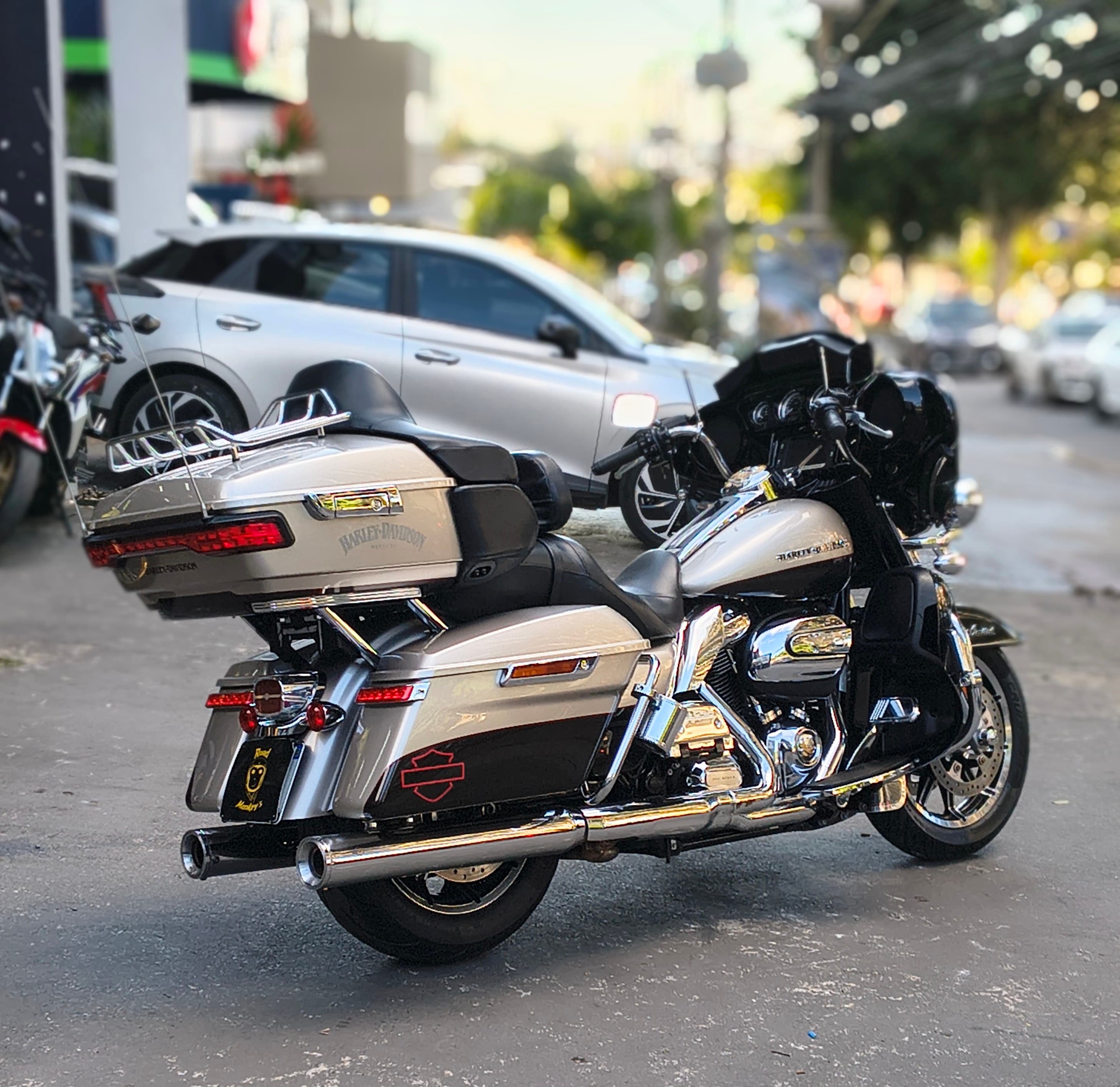 Harley Davidson  Electra Glide Ultra Limited FLHTK  5
