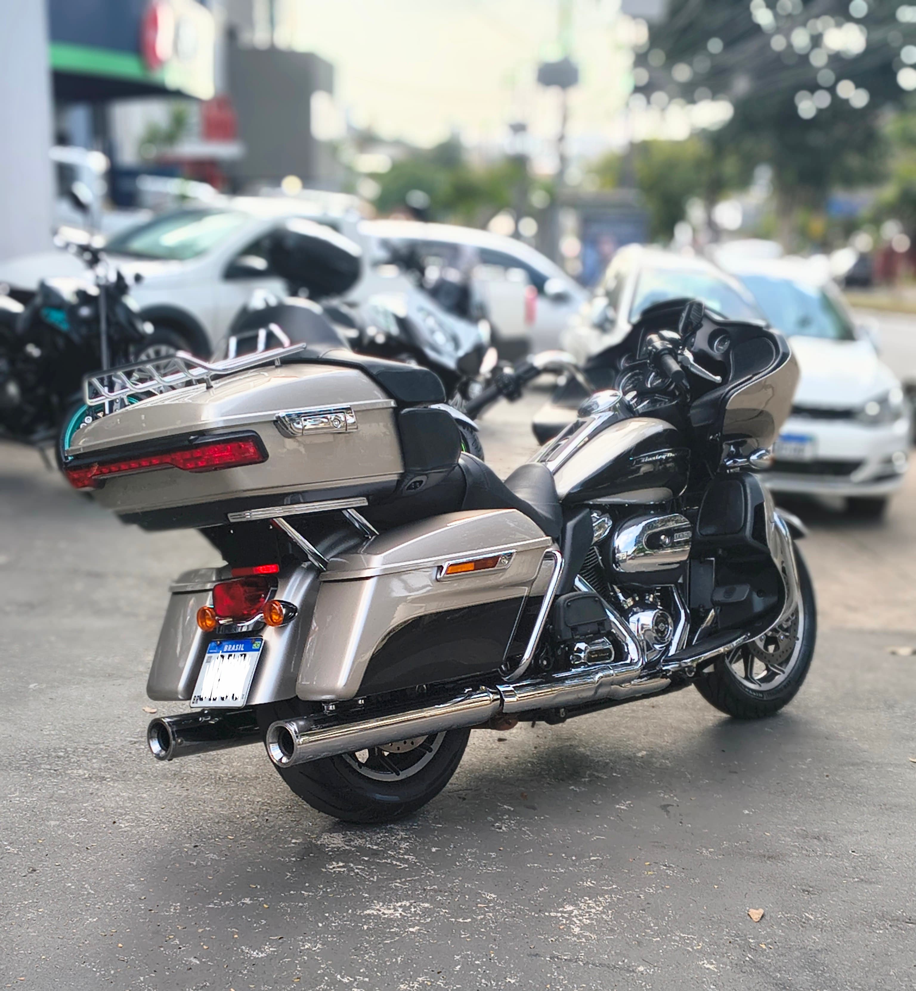Harley Davidson  Road Glide Ultra FLTRU  2