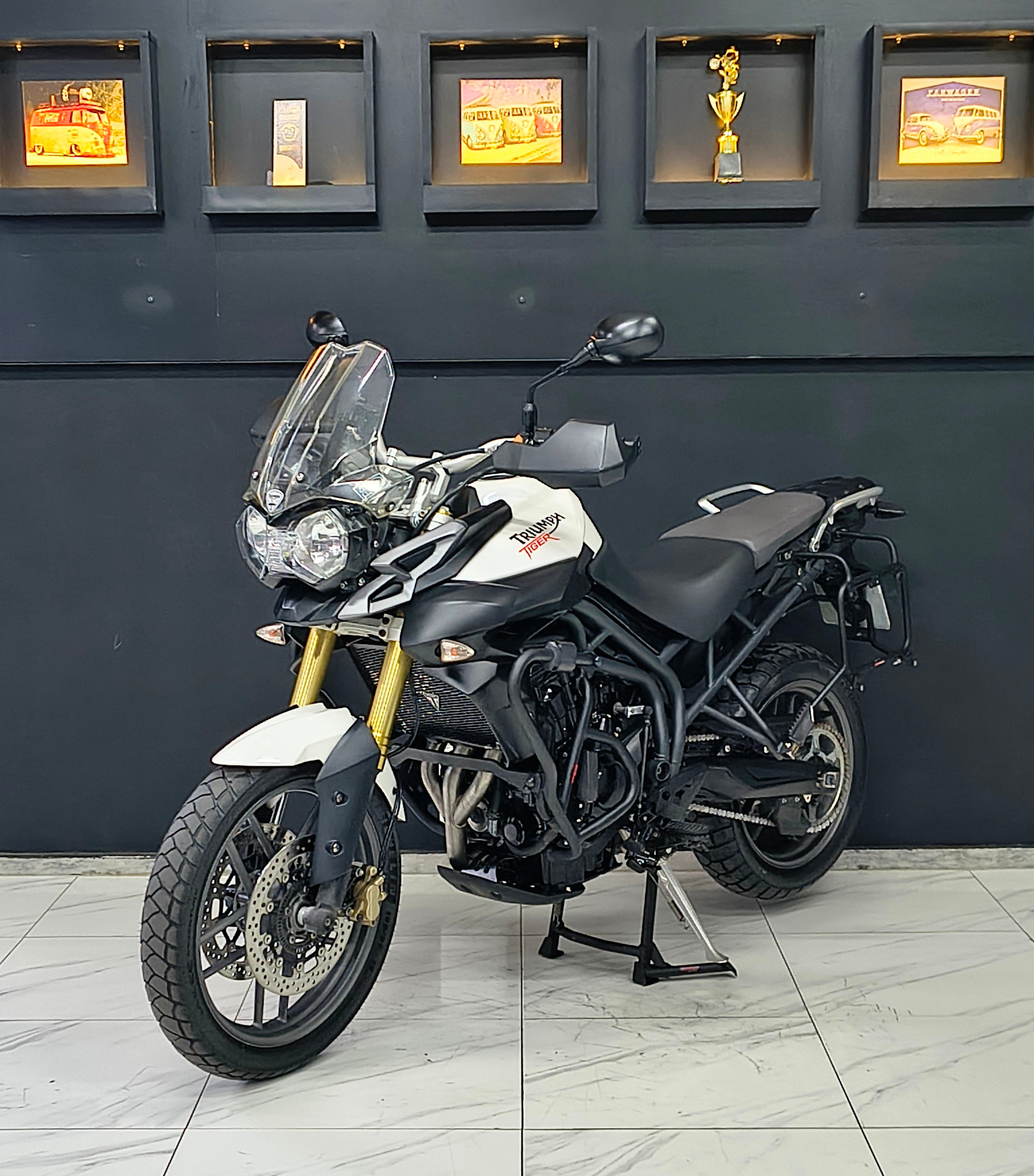 Triumph  Tiger 800 5