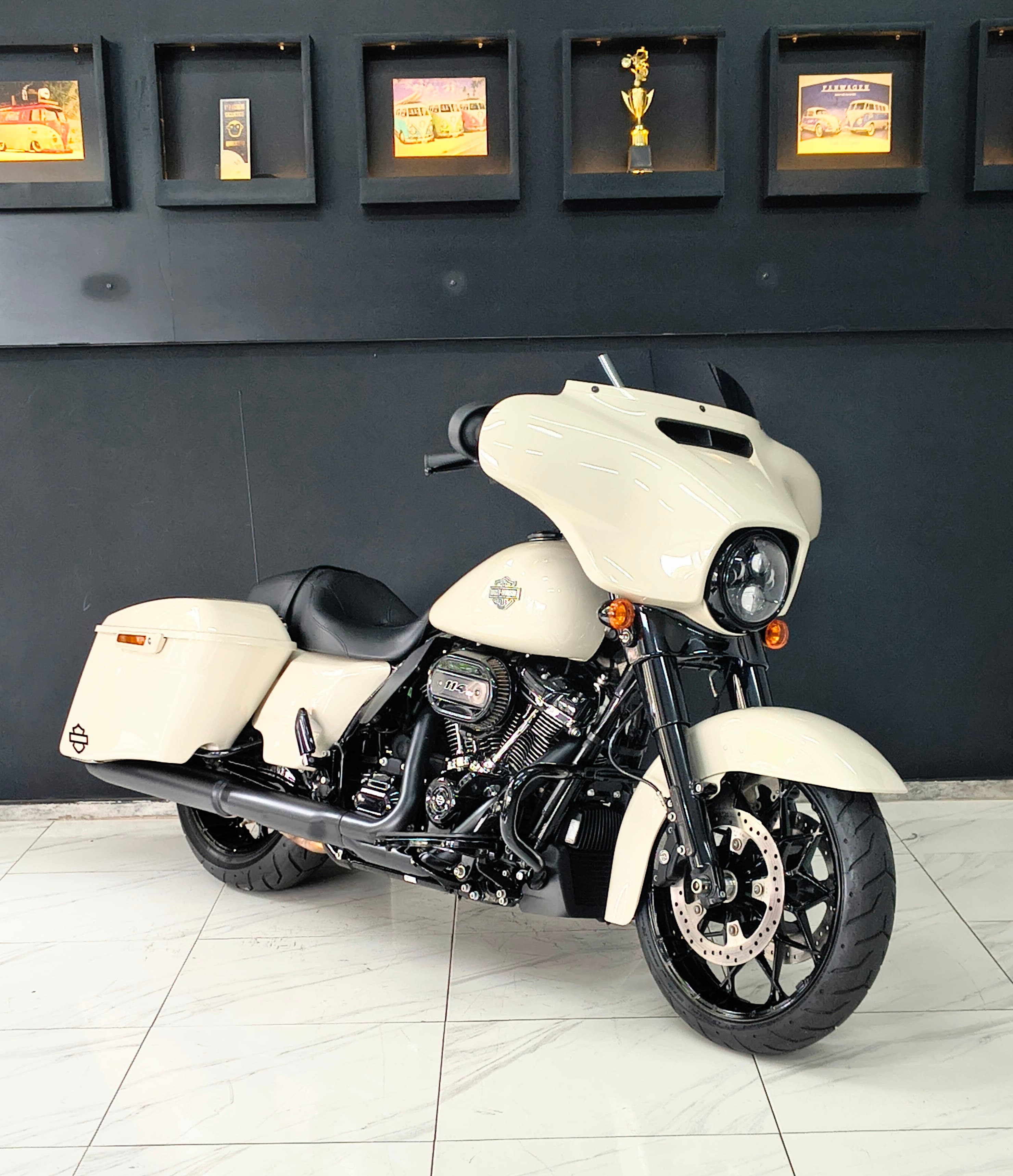 Harley Davidson Street Glide Special FLHXS